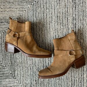 Sam Edelman Tan Suede Ankle Boots Heeled with Buckle Strap Size 8